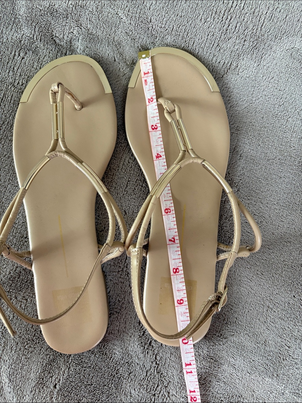 Dolce Vita Nude Neutral T-Strap Flat Sandals with Gold Metallic Accents size 9 - Picture 8 of 9